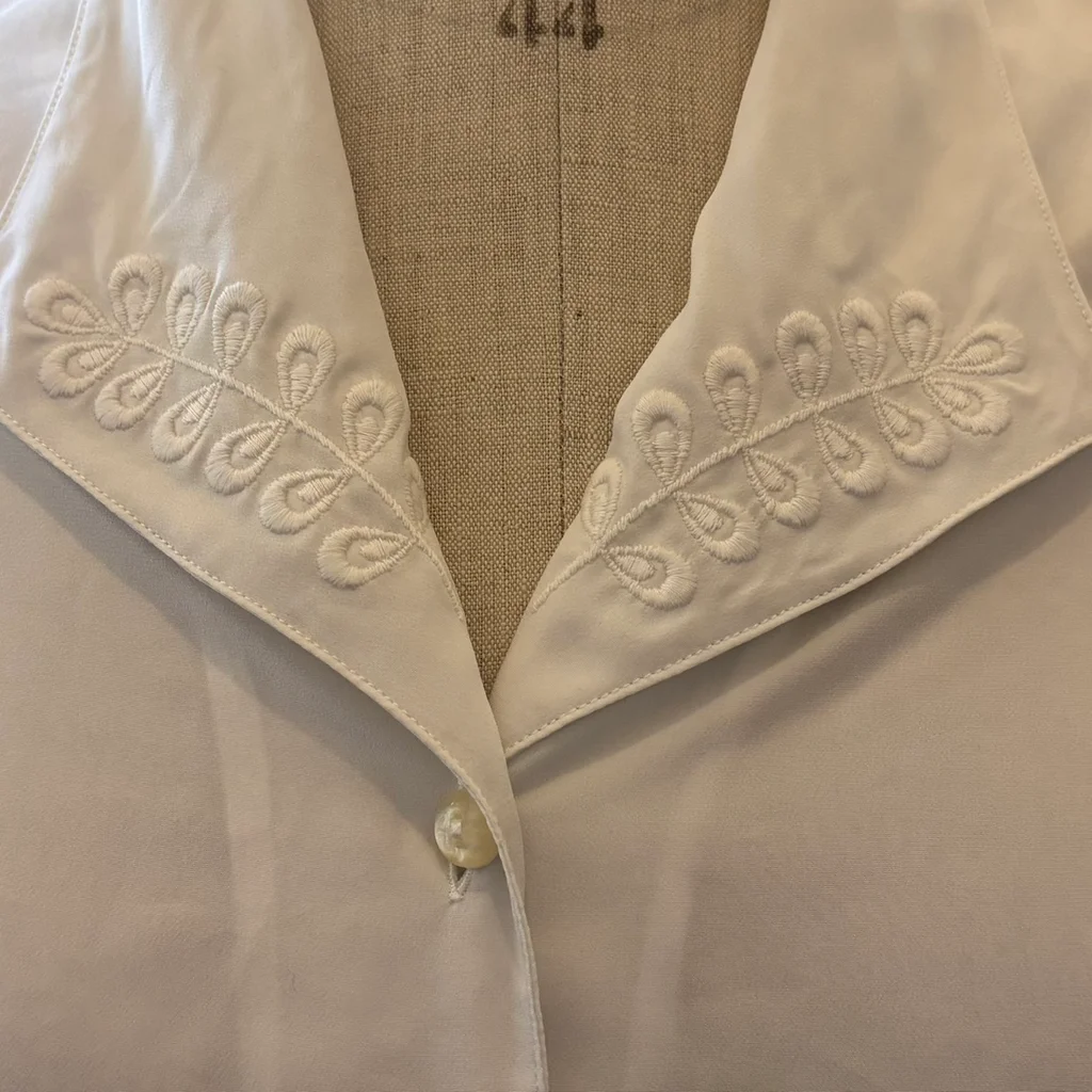 🌸 Lindo Camisola branca vintage Cacharel com gola bordada – Tamanho 1 36/38 – photo 2